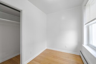 193 Armstrong Ave in Jersey City, NJ - Building Photo - Building Photo