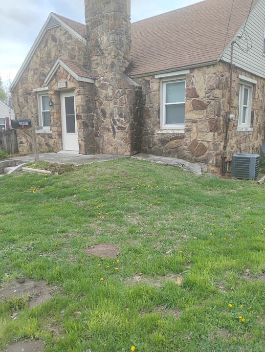 2603 W Mt Vernon St in Springfield, MO - Building Photo