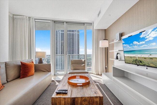 4111 S Ocean Dr in Hollywood, FL - Building Photo - Building Photo