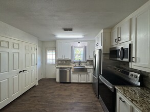 500 E College St in Athens, TX - Building Photo - Building Photo
