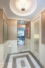 132A E 65th St in New York, NY - Foto de edificio - Building Photo