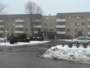 290 N Westgate Rd in Mount Prospect, IL - Foto de edificio