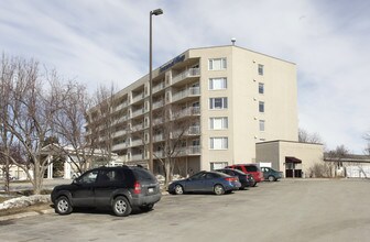 Immanuel Village in Omaha, NE - Foto de edificio - Building Photo