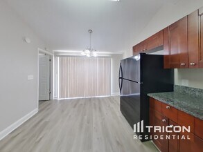 3224 Saddlebrook Ave in Tampa, FL - Building Photo - Building Photo