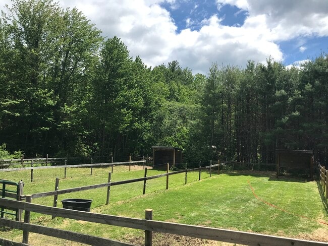 243 Back Nippen Rd in Buxton, ME - Building Photo - Building Photo