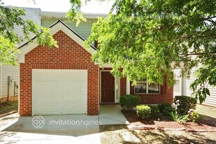 4435 Ravenwood Dr in Union City, GA - Building Photo