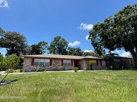 517 Cody Dr in Orange Park, FL - Building Photo