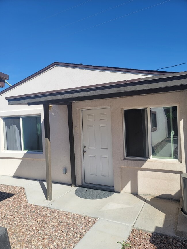 property at 1830 W Oraibi Dr