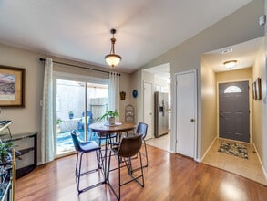 13035 Brook Garden Ln in San Antonio, TX - Foto de edificio - Building Photo