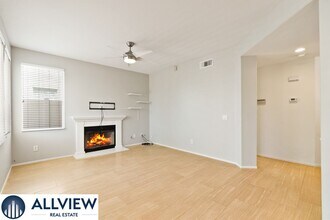 9 Windarbor Ln in Irvine, CA - Building Photo - Building Photo