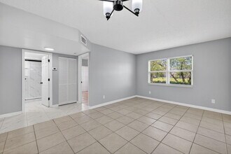 1650 SE Green Acres Cir in Port St. Lucie, FL - Building Photo - Building Photo