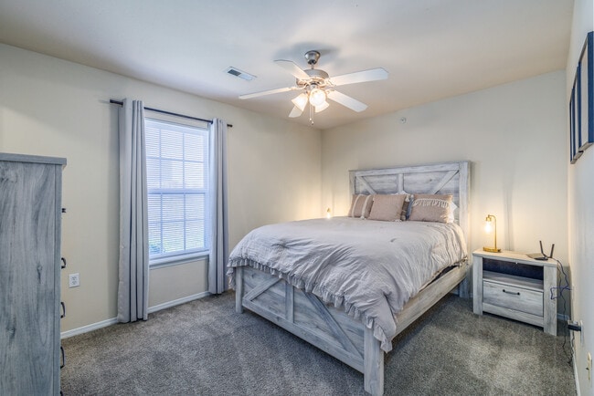Coryell Crossing in Springfield, MO - Foto de edificio - Interior Photo
