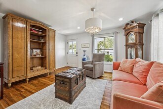 4710 Edison St in Houston, TX - Building Photo - Building Photo