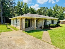 731 St Martins Dr in Pike Road, AL - Building Photo