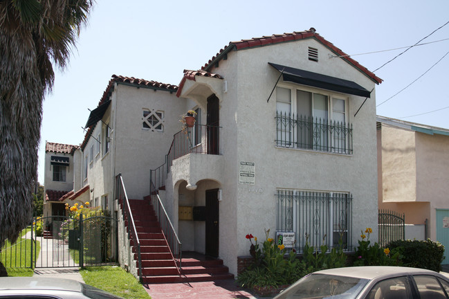 1116 E 5th St in Long Beach, CA - Foto de edificio - Building Photo