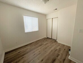 8724 CCB in California City, CA - Building Photo - Building Photo