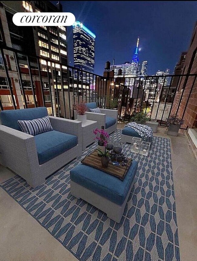 370 W 30th St