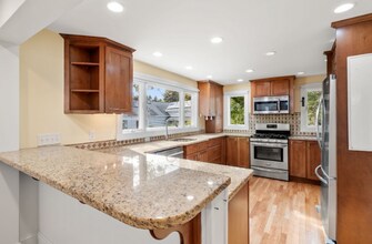 410 Conant Rd in Weston, MA - Building Photo - Building Photo