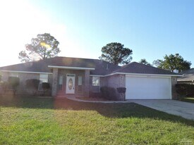 1913 Gulf Bay Ln in Pensacola, FL - Building Photo