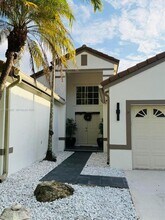 189 Cameron Dr in Weston, FL - Building Photo - Building Photo
