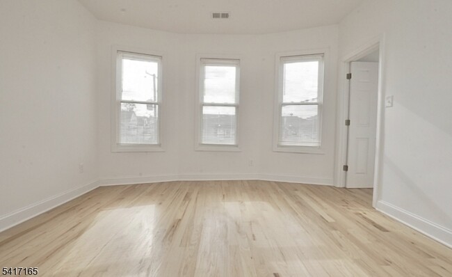 43 Bragaw Ave in Newark, NJ - Building Photo - Building Photo