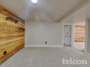 9972 S 730 E in Sandy, UT - Foto de edificio - Building Photo