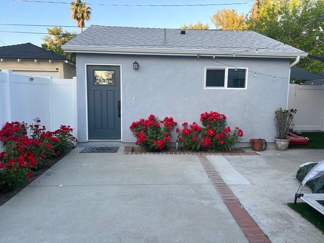 property at 202 N Fairview St