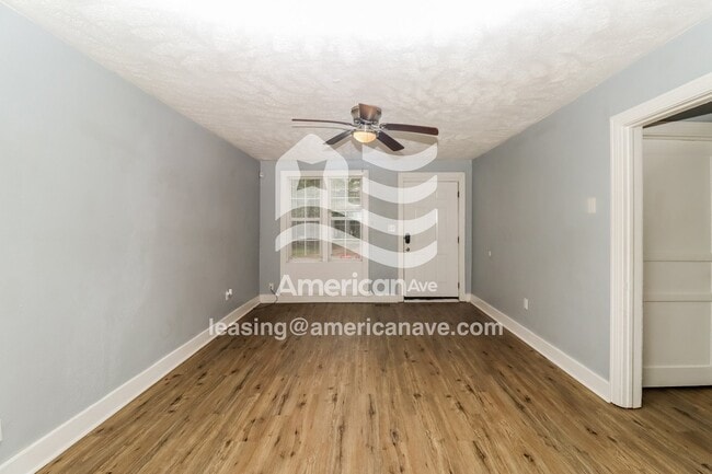 335 E Ridgeway St in Jackson, MS - Foto de edificio - Building Photo