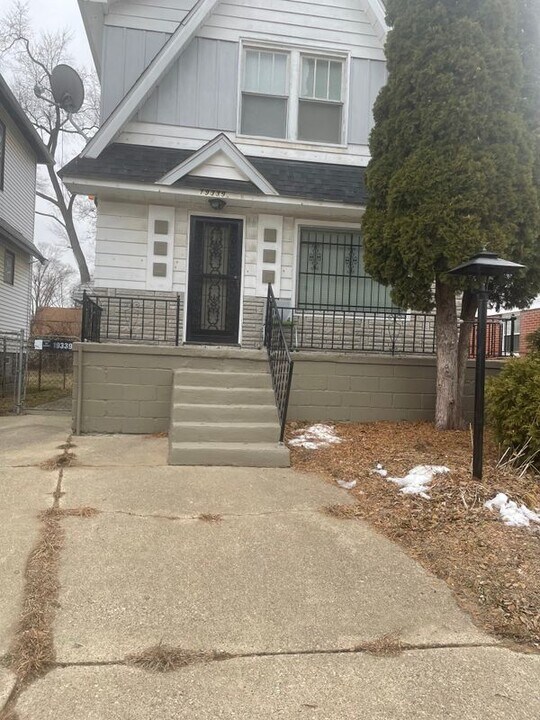 19339 Fenelon St in Detroit, MI - Building Photo