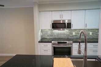2301 NW 33rd St in Oakland Park, FL - Building Photo - Building Photo
