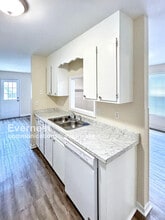 1641 Cranberry Hill Ln in Winston-Salem, NC - Foto de edificio - Building Photo