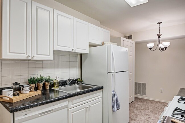 Brookdale at Mark Center Apartment Homes in Alexandria, VA - Building Photo - Building Photo