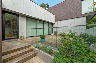 514 W Annie St in Austin, TX - Building Photo - Building Photo