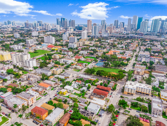 850 SW 3rd St in Miami, FL - Building Photo - Primary Photo