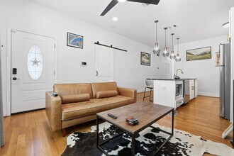 1401 Sydnor St in Houston, TX - Building Photo - Building Photo