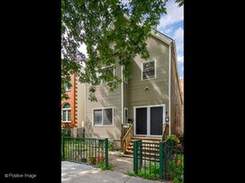 2142 N Maplewood Ave in Chicago, IL - Building Photo