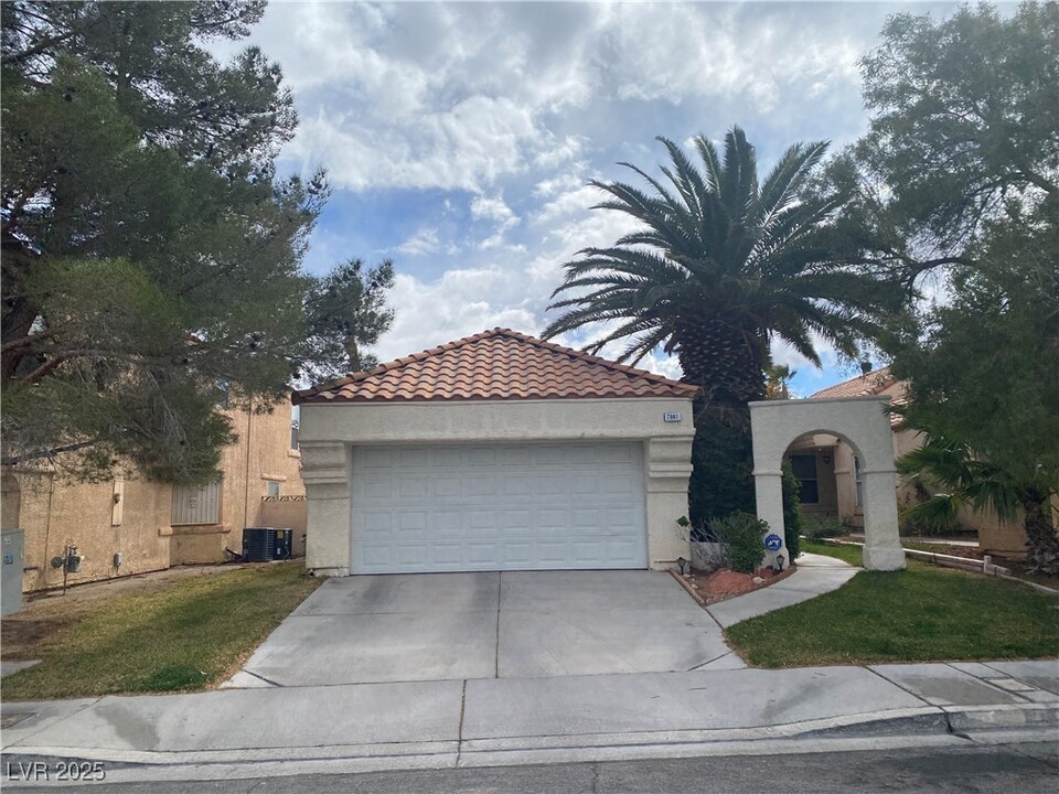 7861 Cherry River Dr in Las Vegas, NV - Building Photo