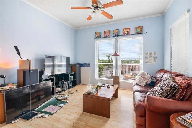 2804 Rio Grande St, Unit 311 in Austin, TX - Building Photo - Building Photo