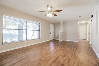 8318 Mattituck Cir in Orlando, FL - Building Photo - Building Photo