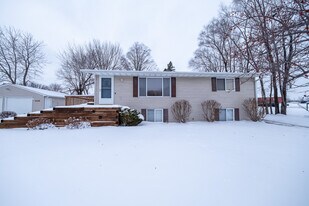 408 Edgar Pl in Faribault, MN - Building Photo