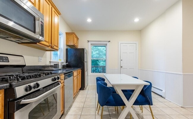 59 Hillside St, Unit 3