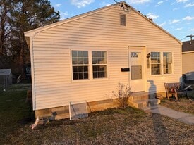 207 Broad St in Pocomoke City, MD - Building Photo