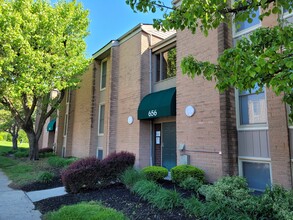 Cherry Hill Gardens in Columbus, OH - Foto de edificio - Building Photo