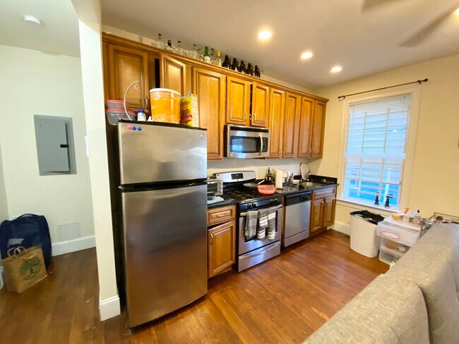 178 Hillside St, Unit 1