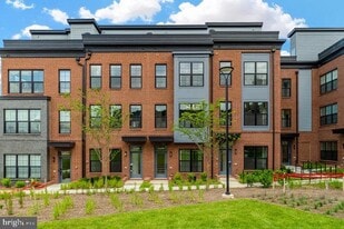 11236 Bunsen St in Reston, VA - Building Photo