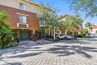 2945 NE 185th St in Aventura, FL - Building Photo - Building Photo