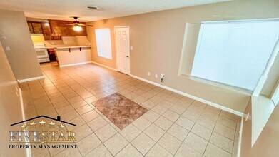 117 Universe Ave in Bakersfield, CA - Building Photo - Building Photo