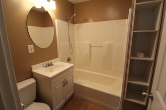 38 Warner St, Unit 1 in Somerville, MA - Building Photo - Building Photo