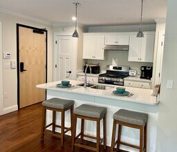 298 York St in York, ME - Building Photo - Building Photo