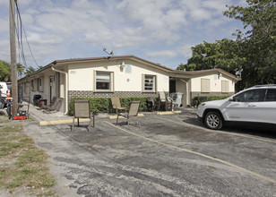 417 NW 7th Ave in Pompano Beach, FL - Building Photo - Building Photo